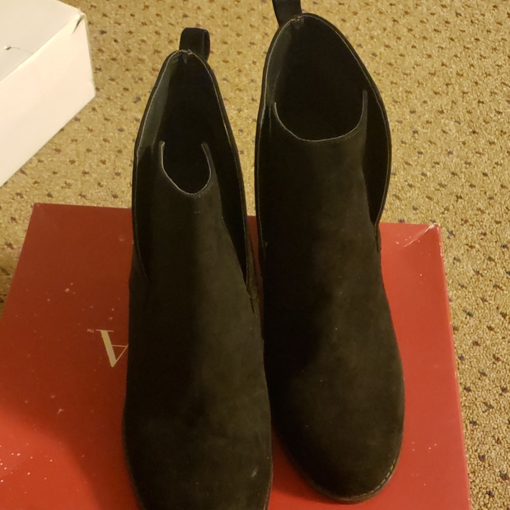 WOMEN'S SUEDE BOOTIE WEDGE